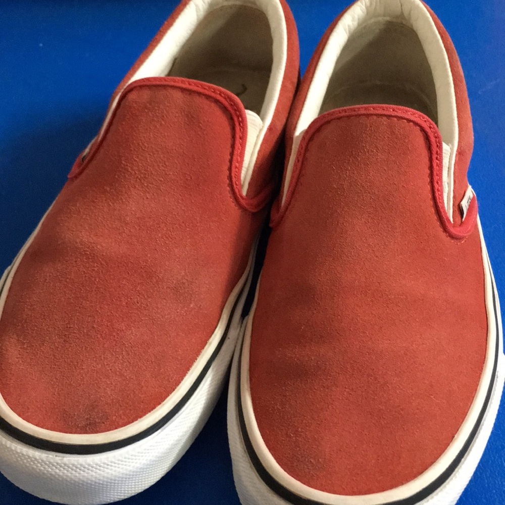 VANS SUEDE SIZE 7.5 USE  SOME STAINS